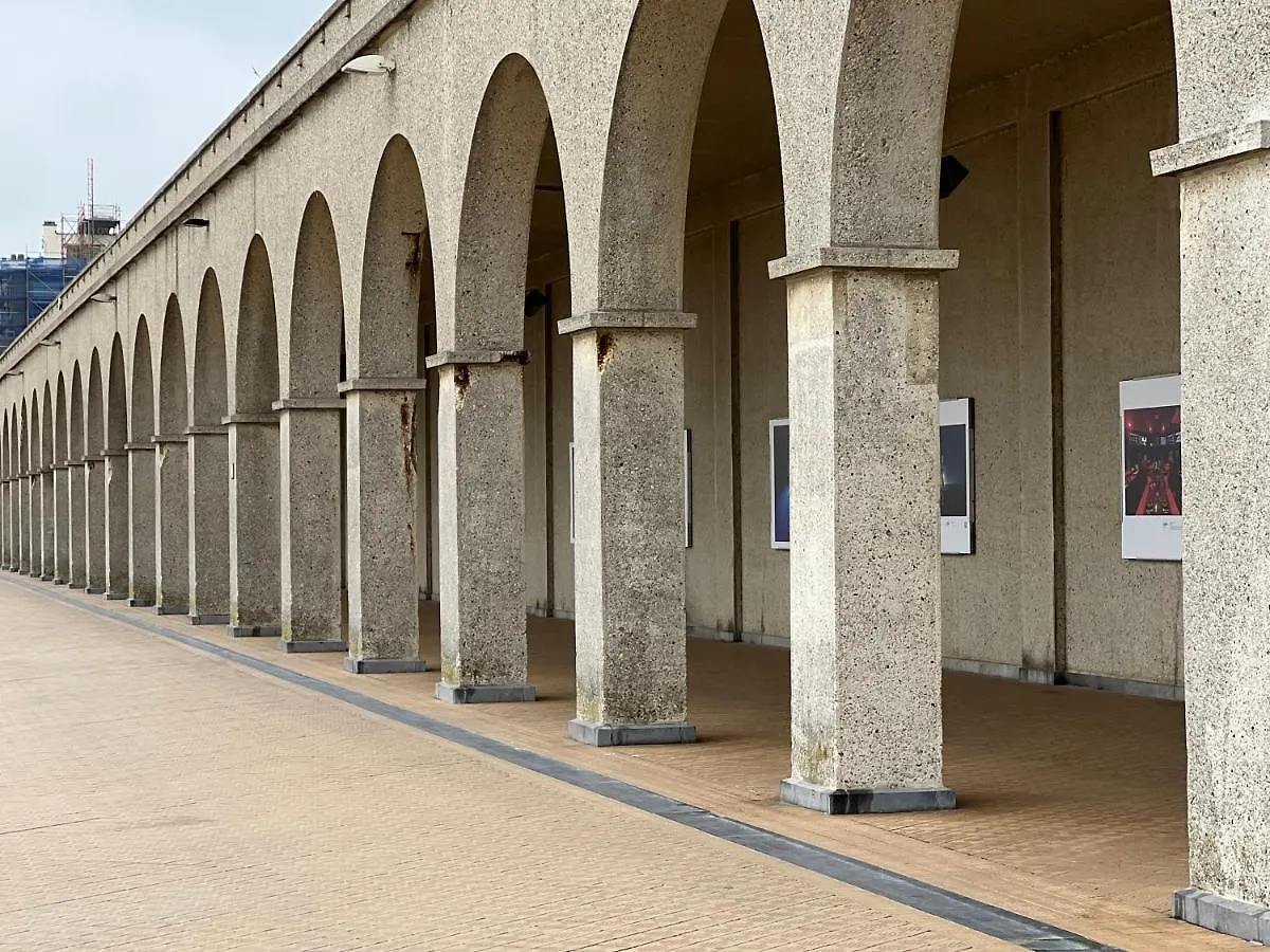 Cosy 1 Bedroom Apartment 900M From Beach Oostende