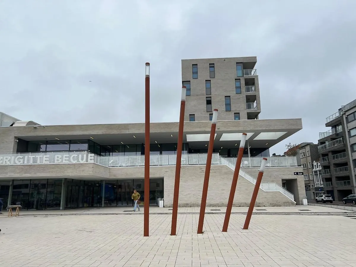 Cosy 1 Bedroom Apartment 900M From Beach Oostende